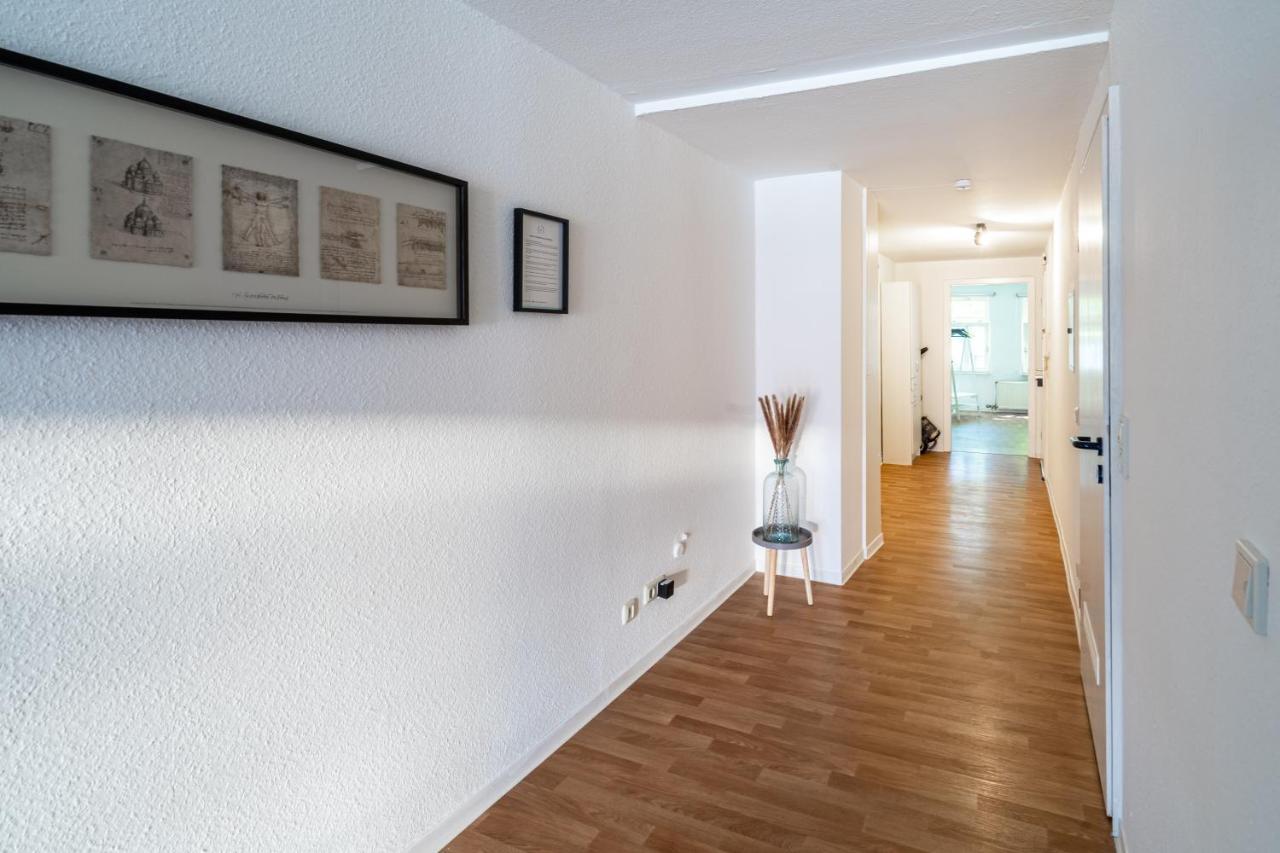 Gemuetliche 2-Zimmer Wohnung - Balkon - Parkplatz - Smart Tv - Arbeitsplatz Фрідберґ Екстер'єр фото